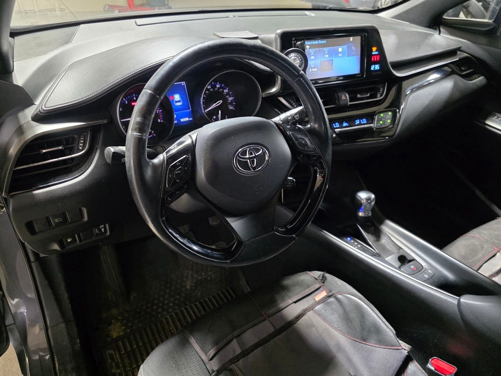 Used 2018 Magnetic Gray Metallic Toyota XLE image 17