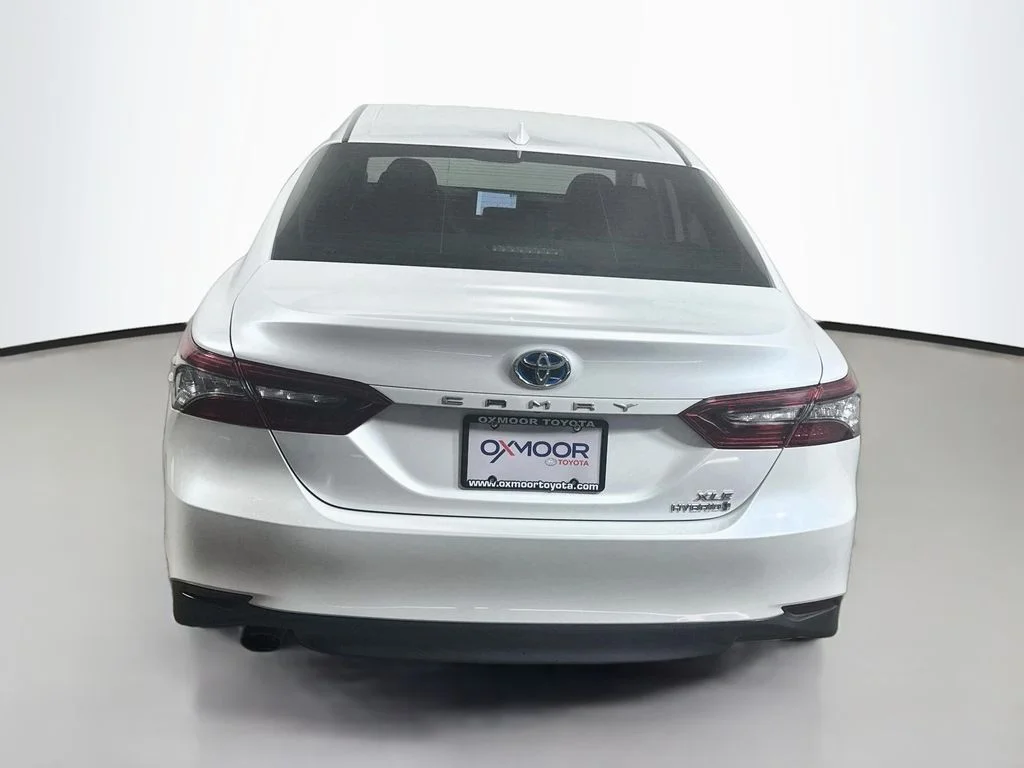 Used 2021 Wind Chill Pearl Toyota Hybrid XLE image 6