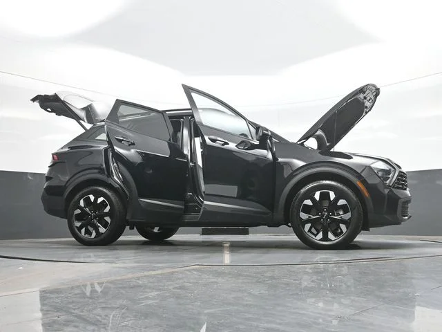 Used 2023 Black Kia X-Line image 31