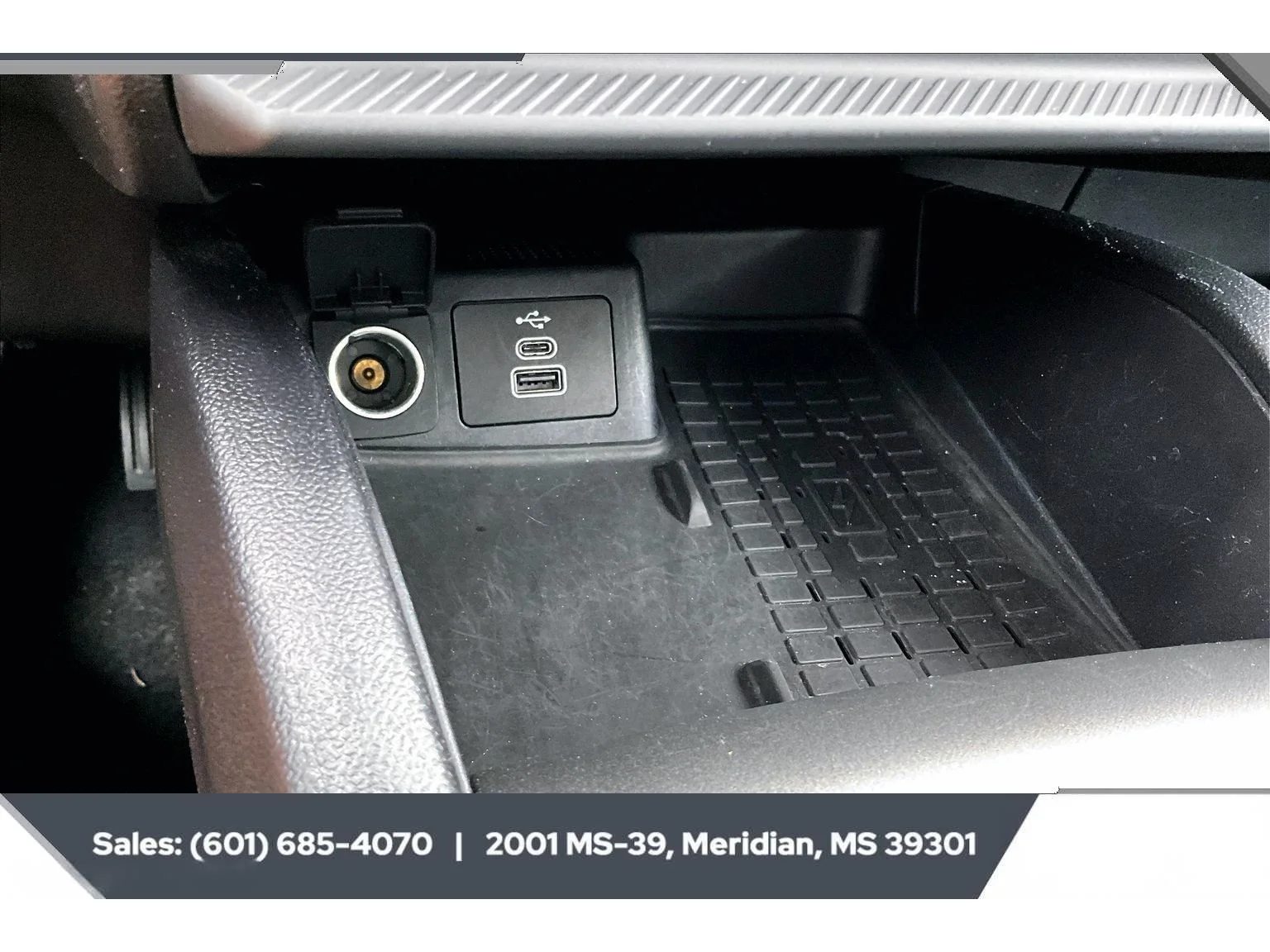 Used 2025 Carbonized Gray Metallic Ford Outer Banks image 23