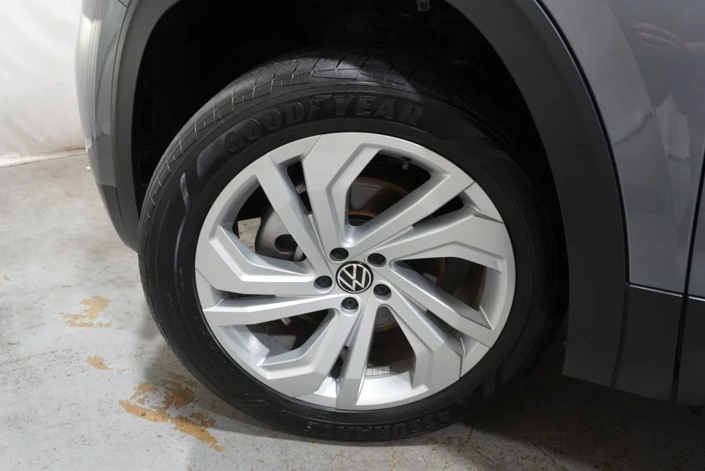 Certified Used 2023 Gray Volkswagen 2.0T SE w/Technology image 21