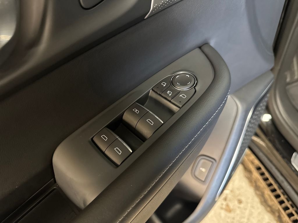 Used 2025 Black Buick Avenir image 16