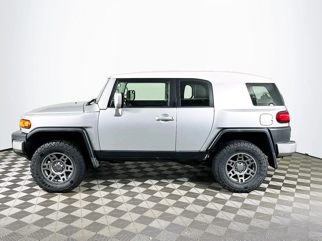 Used 2007 Titanium Metallic Toyota  image 8