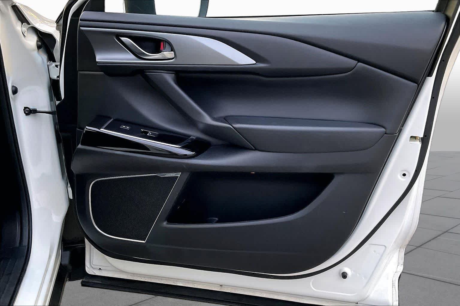 Used 2021 Snowflake White Pearl Mica Mazda Touring image 22