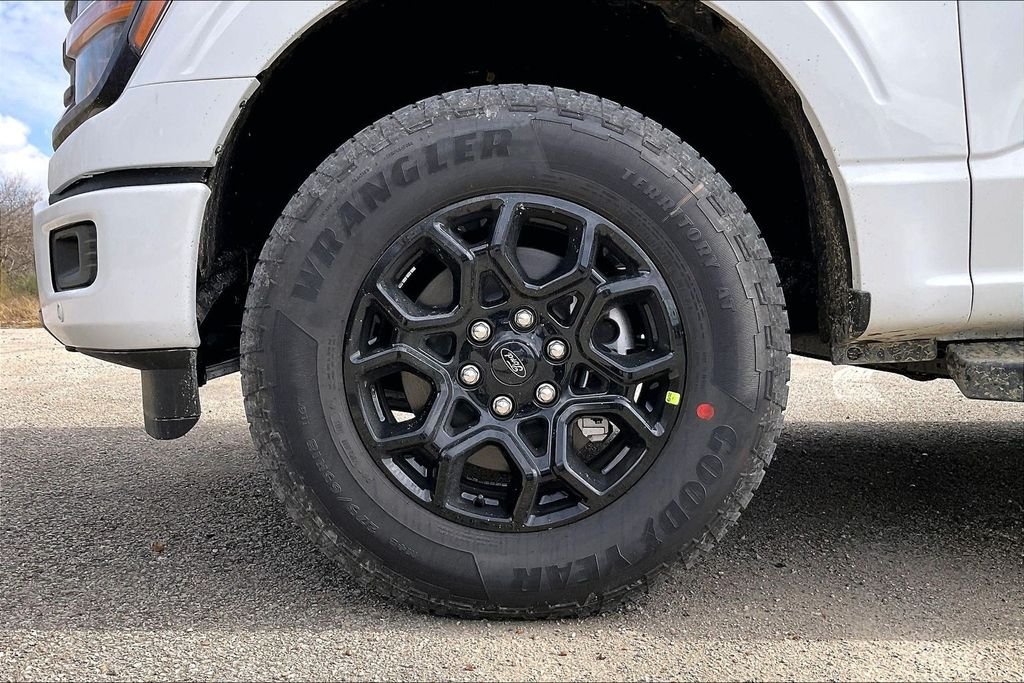 New 2026 Ford F-150 XLT 4D SuperCrew