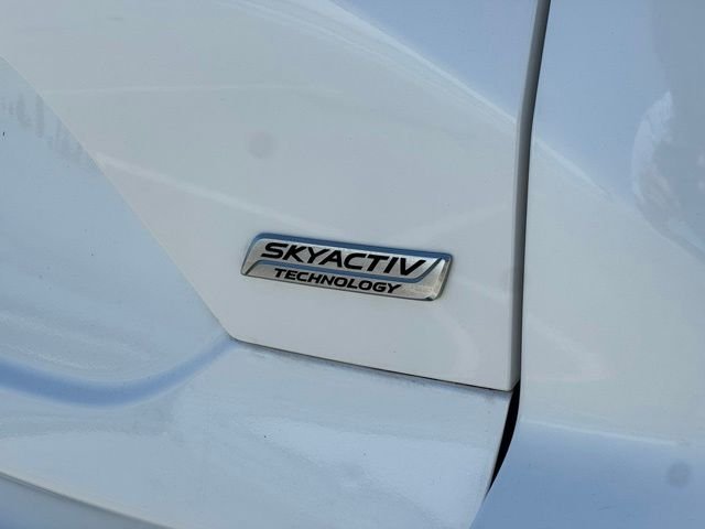 Used 2017 Snowflake White Pearl Mazda Sport image 24