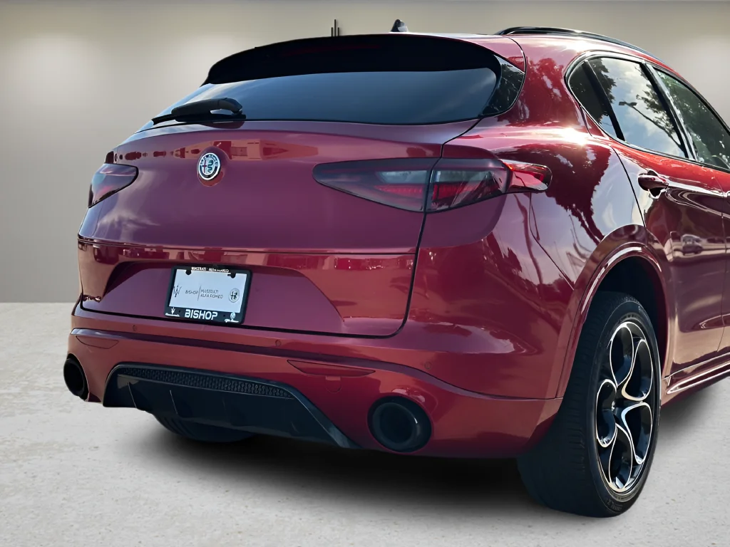 Used 2023 Red Alfa Romeo Veloce image 26