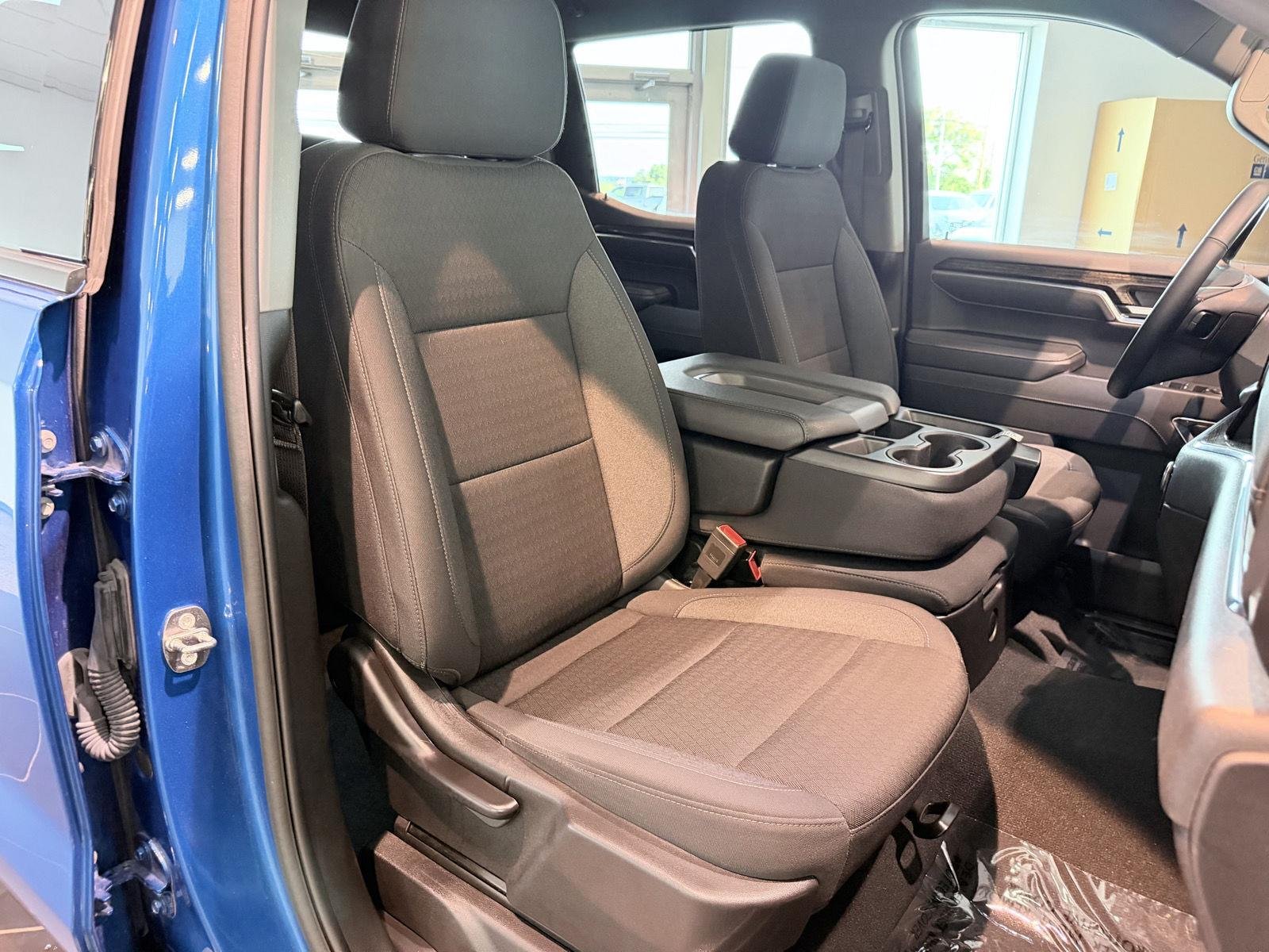 Used 2024 Dynamic Blue Metallic GMC Elevation image 30