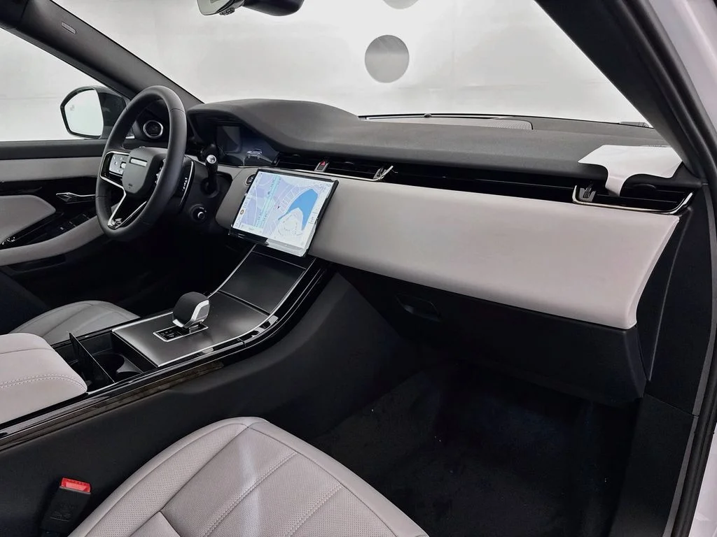 New 2026 Fuji White Land Rover Core S image 30