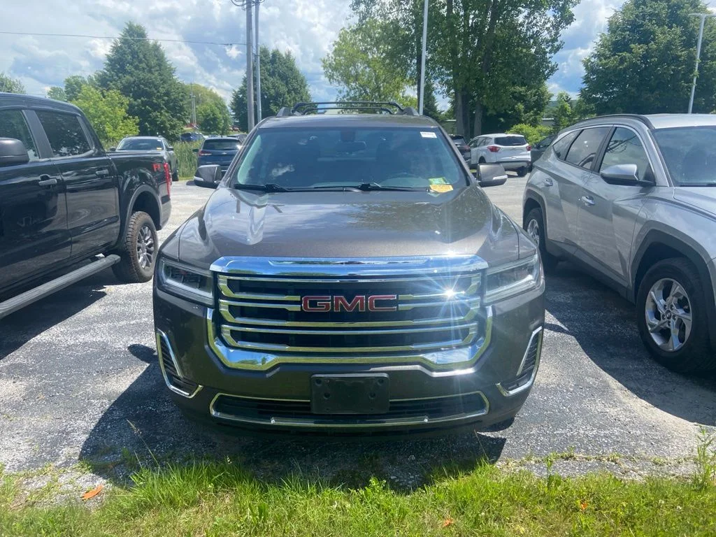 Used 2020 Smokey Quartz Metallic GMC SLE image 2