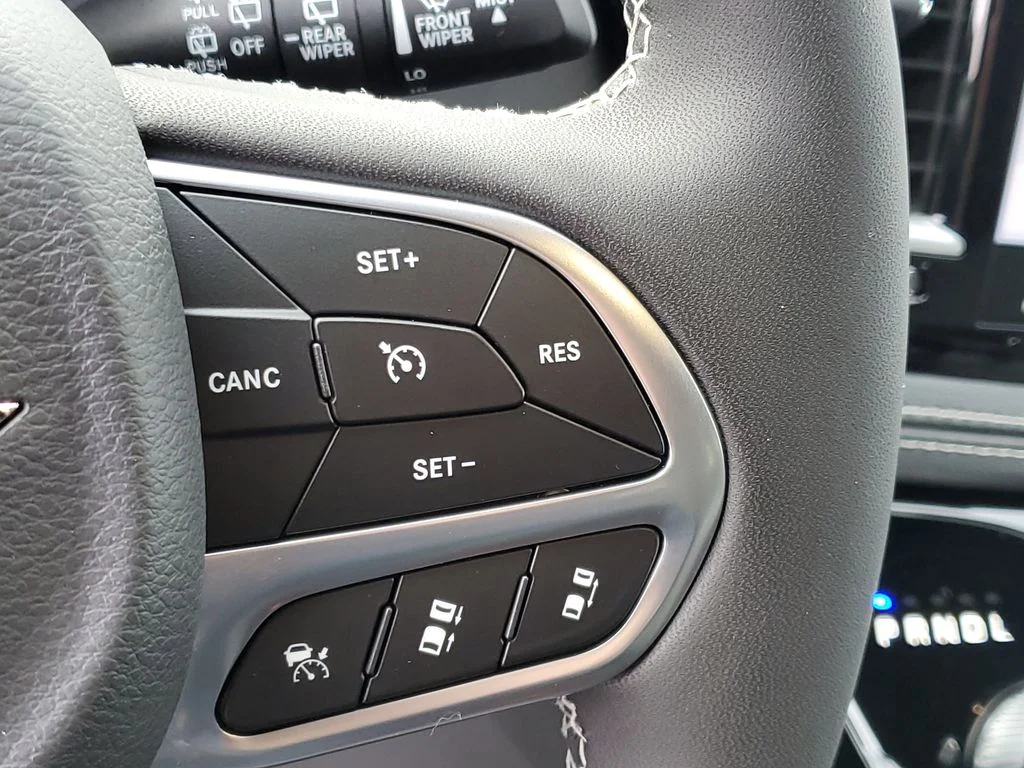 2026 Chrysler Pacifica Select - Photo 14
