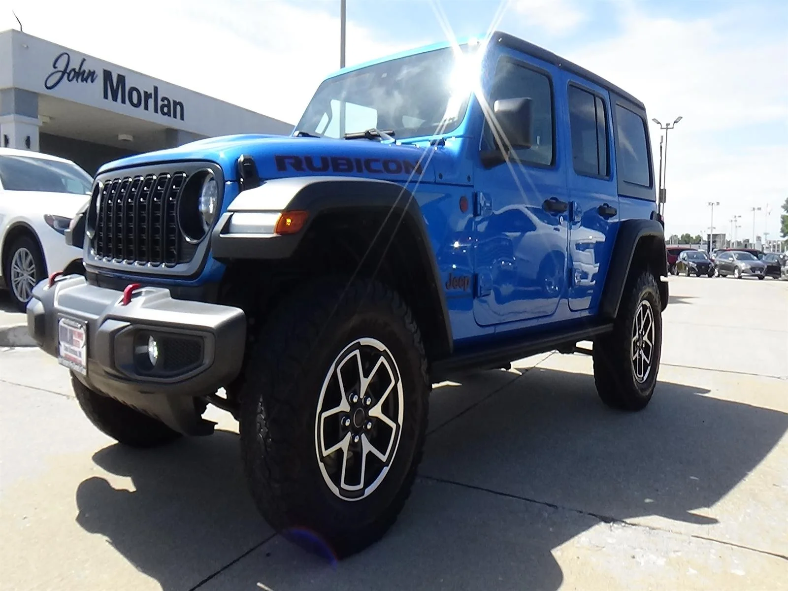 Used 2024 Hydro Blue Pearl Coat (pbj) Jeep Rubicon image 2