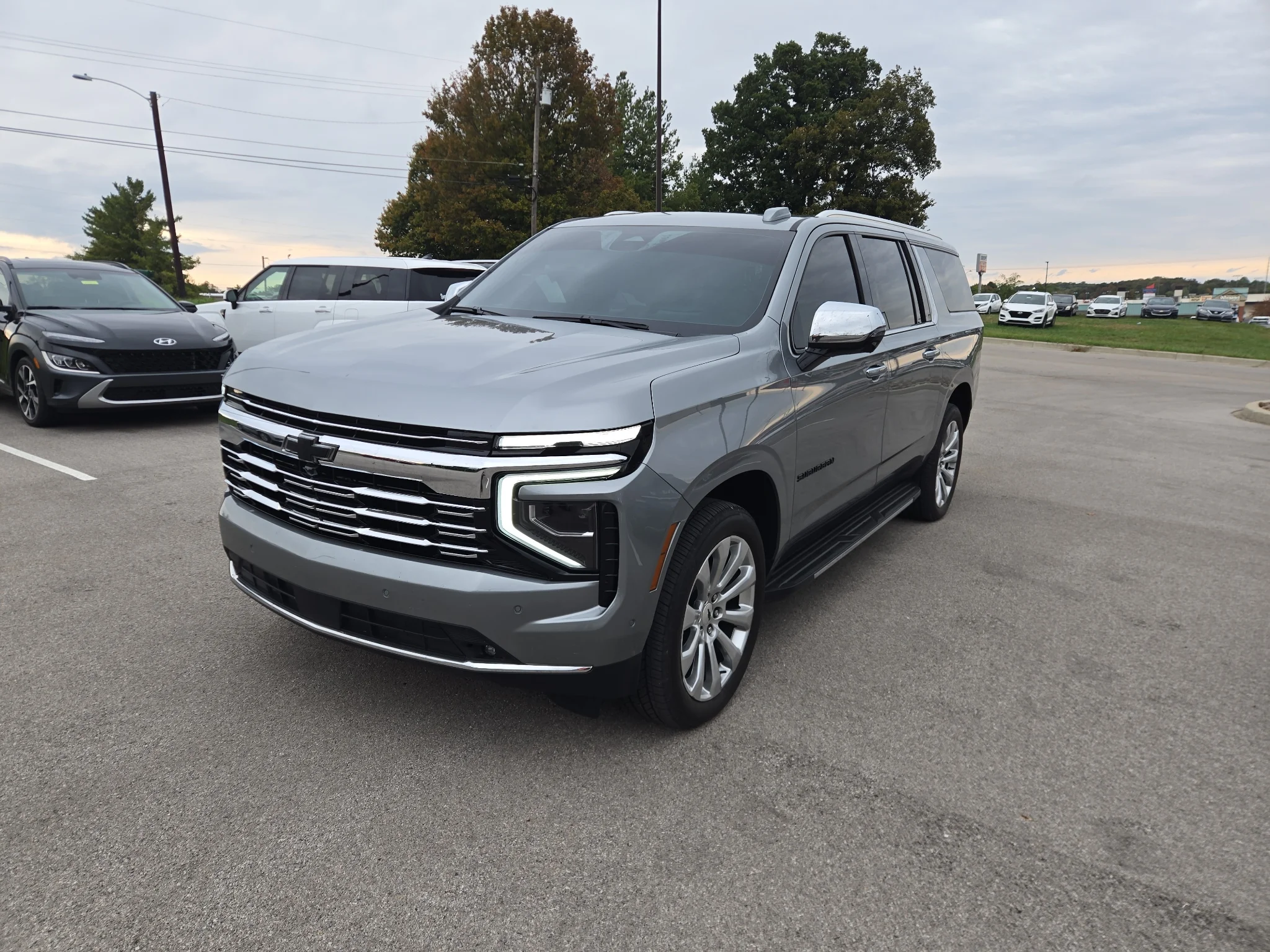 Used 2025 Silver Chevrolet Premier image 7