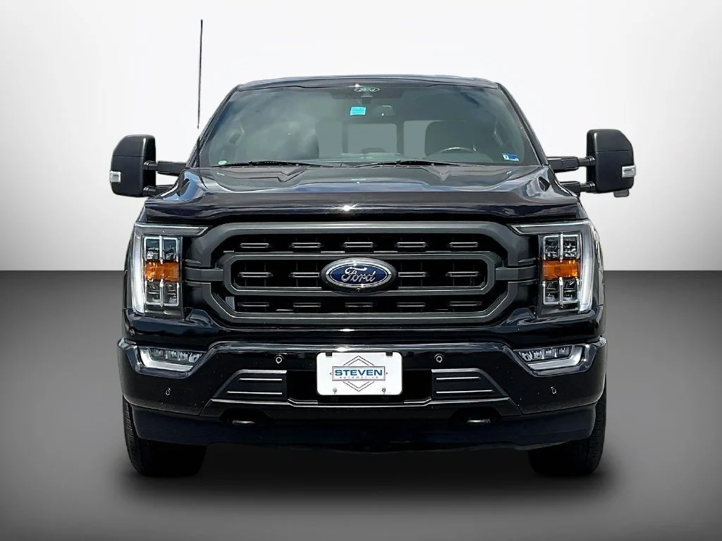 Used 2022 Black Ford XLT image 2