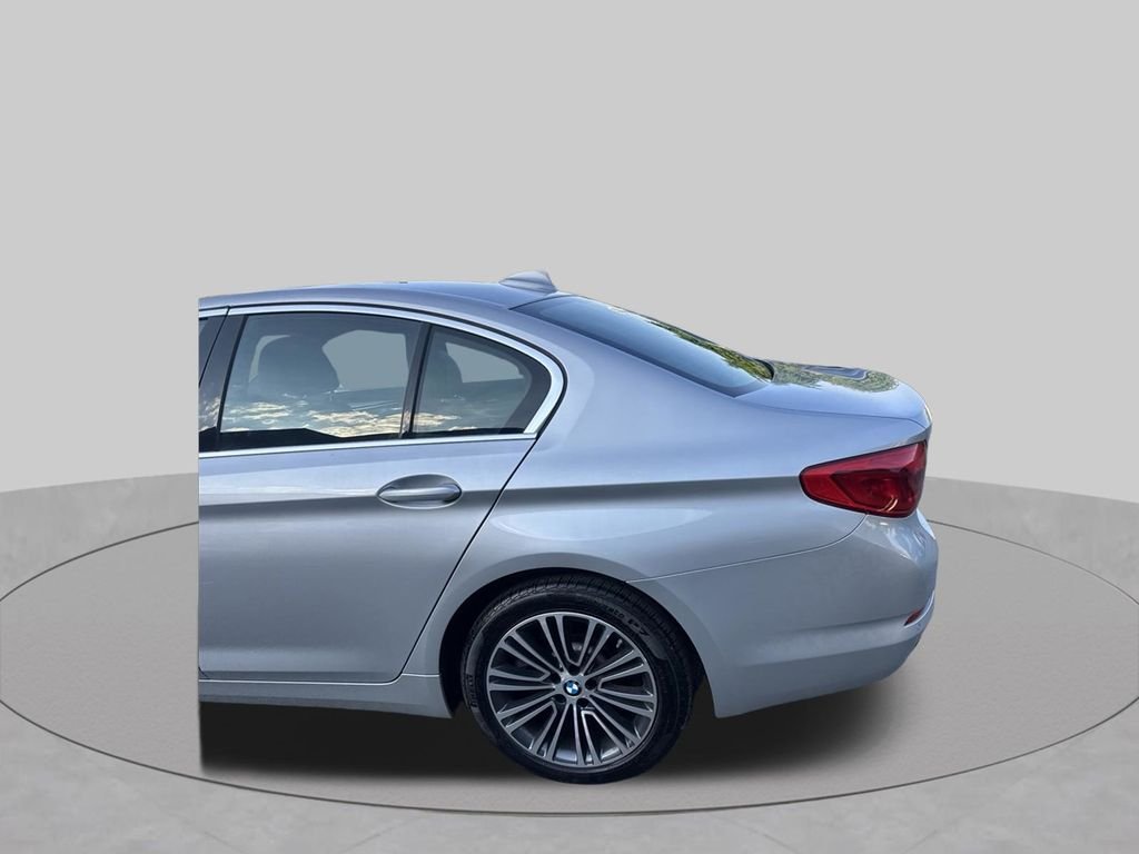 Used 2019 Silver BMW 530i xDrive image 7