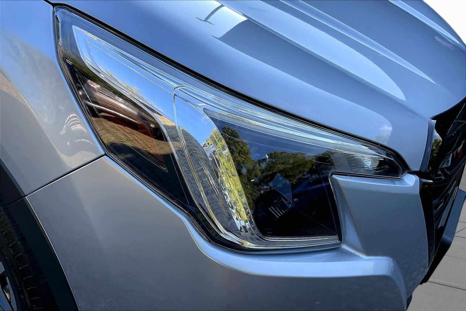 Used 2024 Ice Silver Metallic Subaru Premium image 28