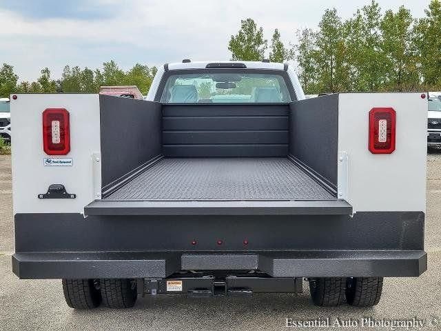 New 2025 Oxford White Ford F-450® XL image 47