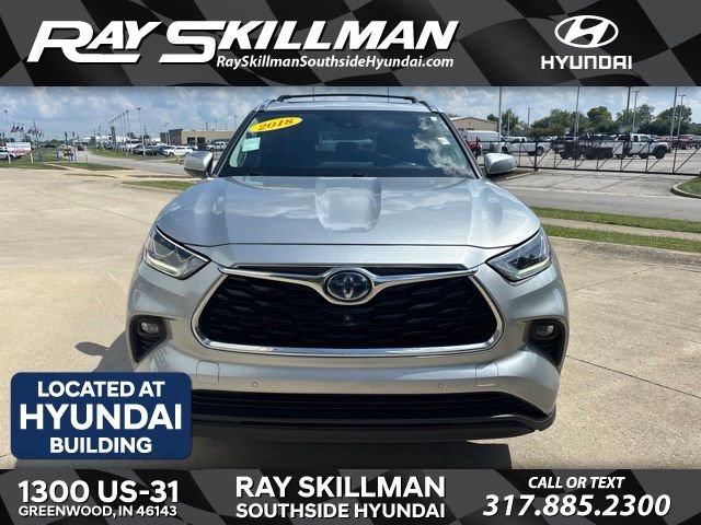 Used 2020 Celestial Silver Metallic Toyota Limited image 5