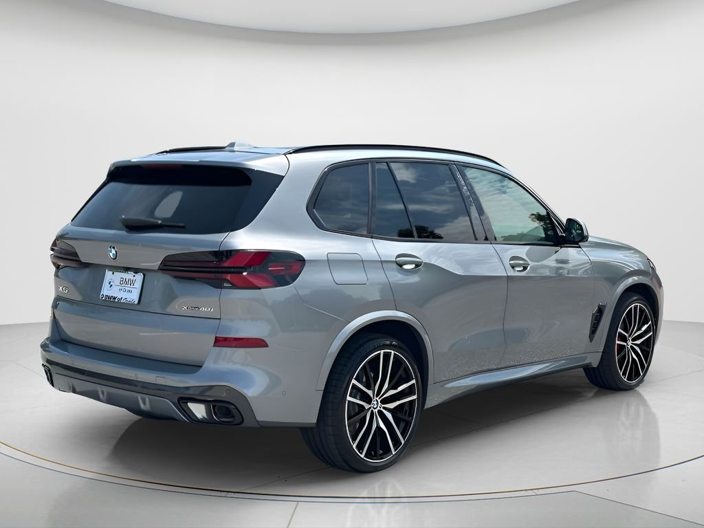 New 2026 Skyscraper Grey Metallic BMW xDrive40i image 5