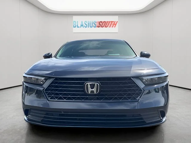 Used 2025  Honda Sport-L image 2