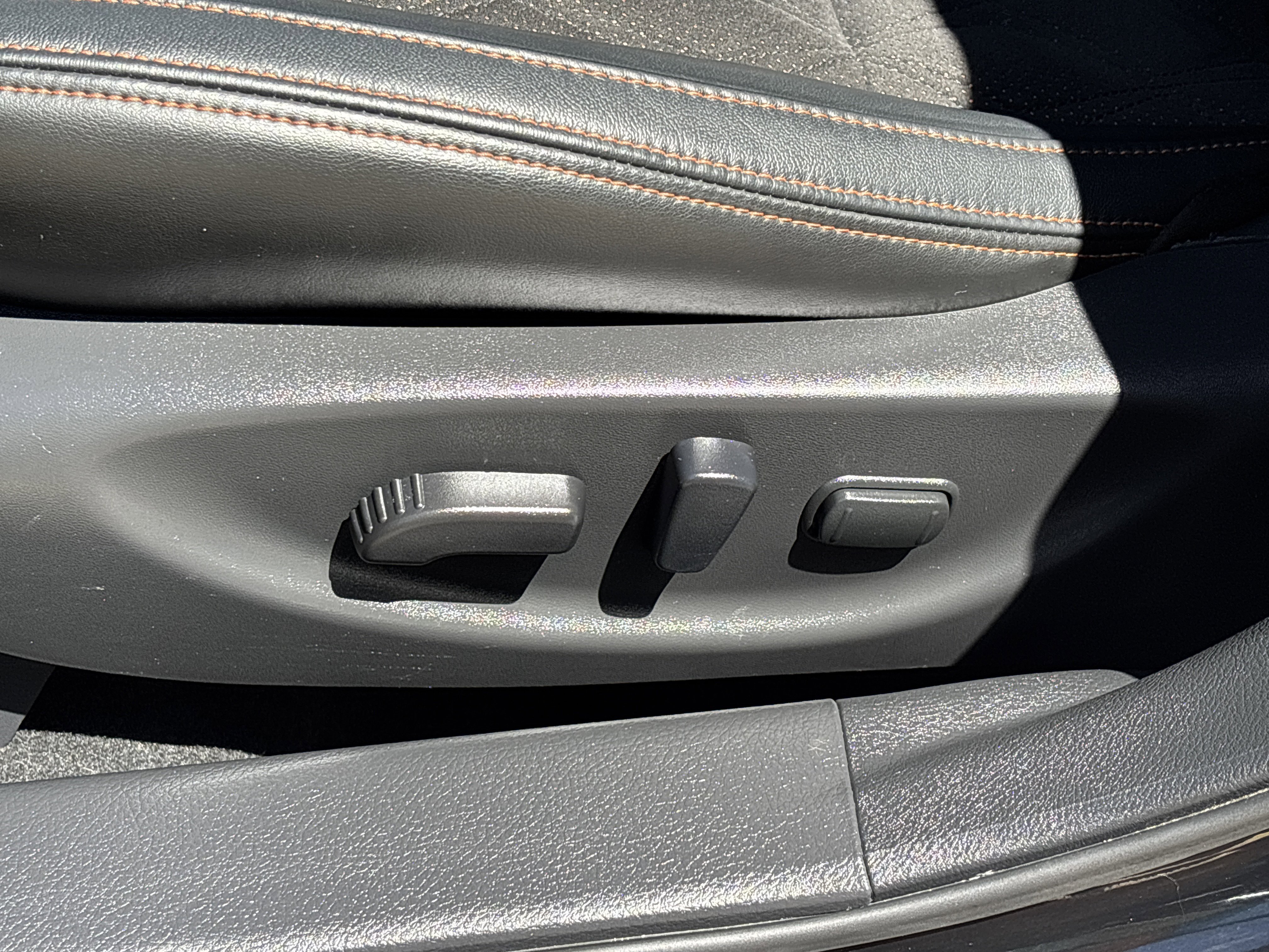 Used 2023 Black Nissan SR image 18