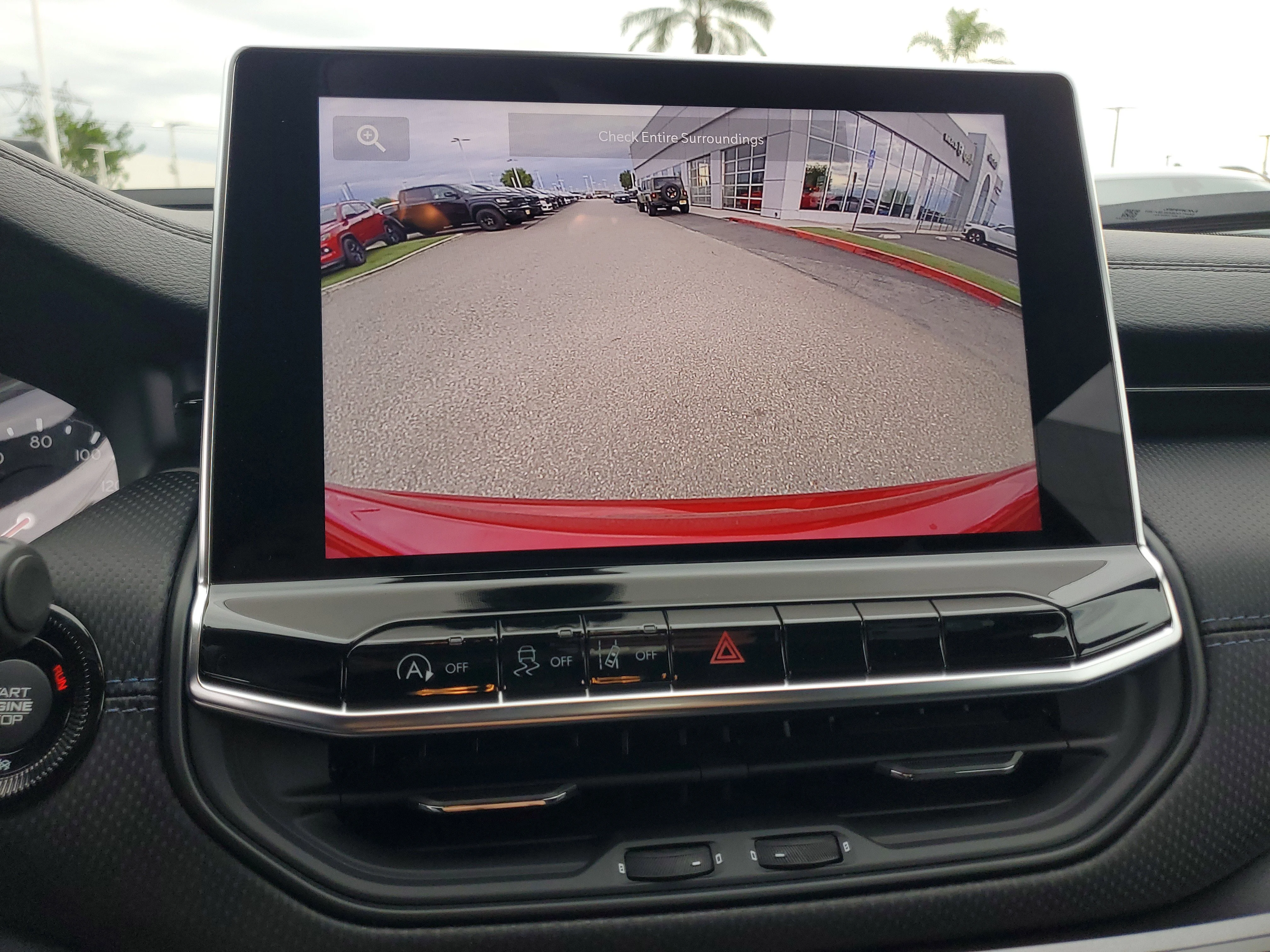 New 2026 Red Hot Pearl-Coat Exterior Paint Jeep Latitude image 20