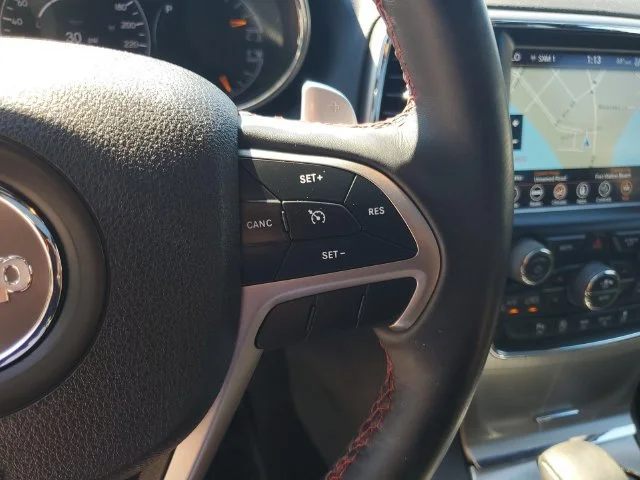 Used 2018 Diamond Black C Jeep Trailhawk image 19