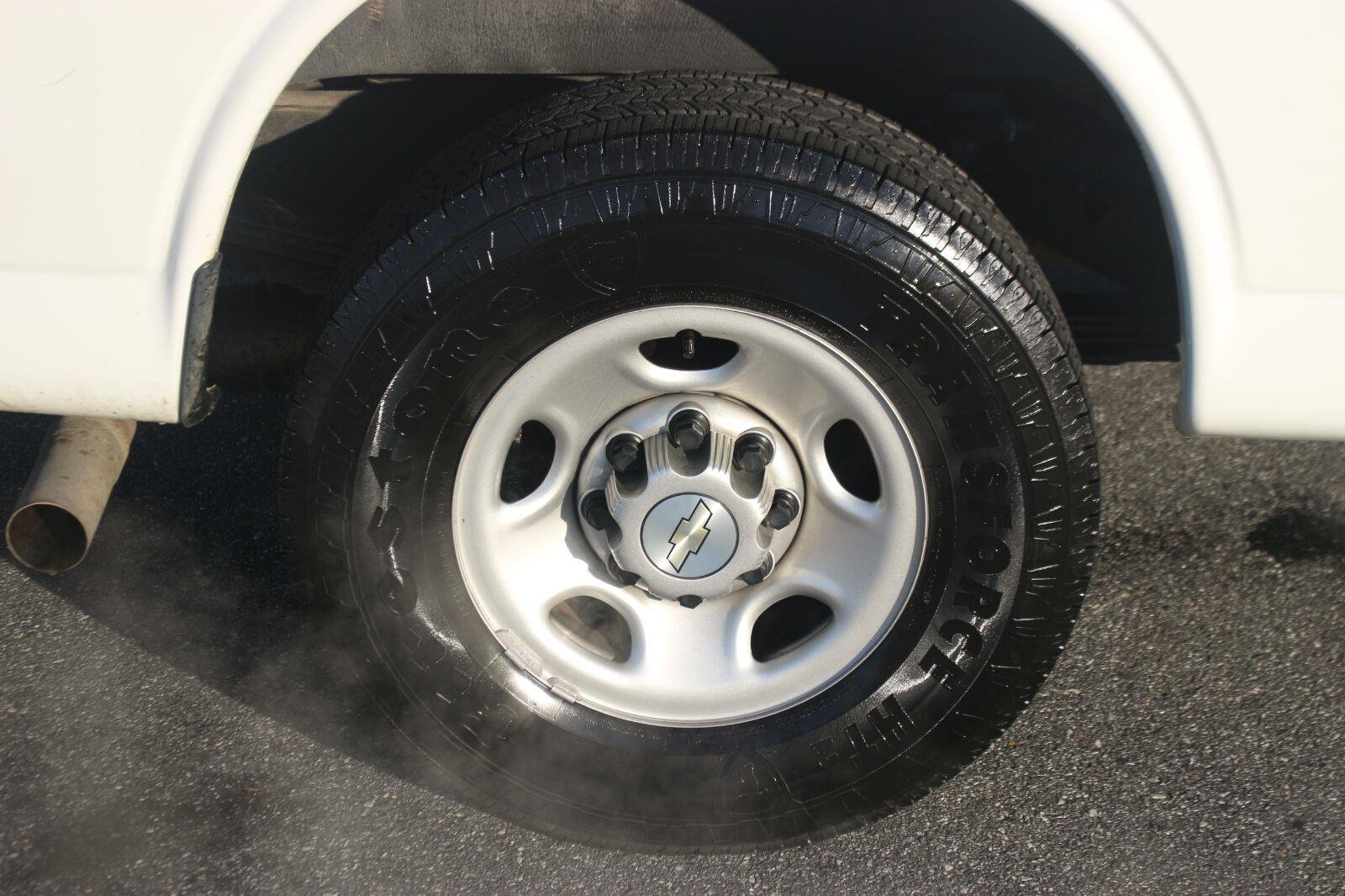 Used 2021 SUMMIT WHITE Chevrolet RWD 2500 155" image 32