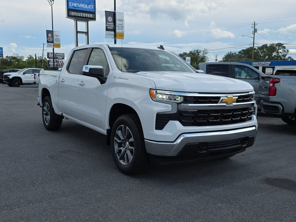 New 2026 Summit White Chevrolet LT image 9