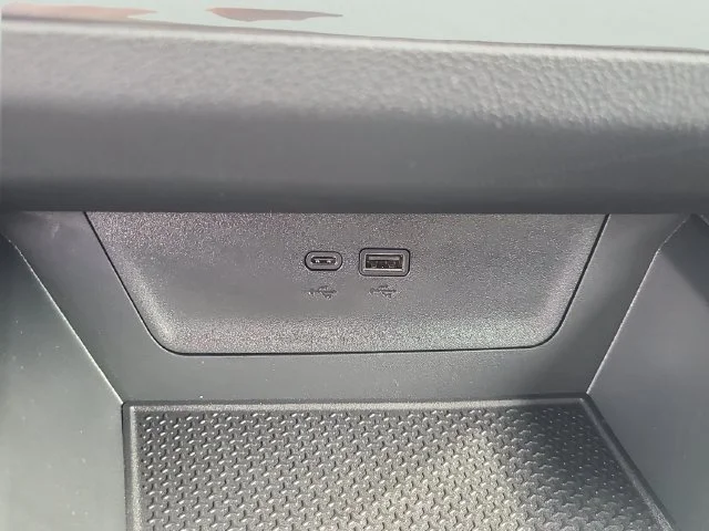 2027 Chevrolet Equinox LT - Photo 31