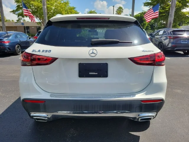 Used 2022  Mercedes-Benz GLA 250 image 5