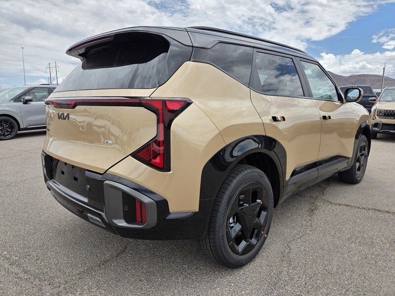 New 2027 Terrain Brown / Black Roof Kia X-Line S image 3