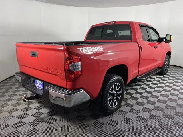Used 2014 Red Toyota SR5 image 5