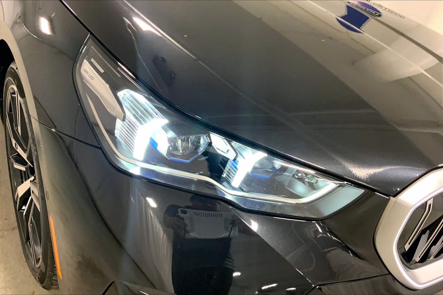New 2026 Black Sapphire Metallic BMW 540i xDrive image 13