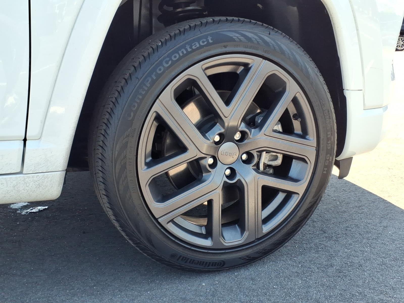 Used 2024 Bright White Clearcoat Jeep Limited image 12