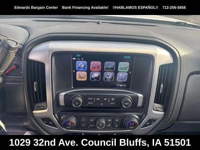 Used 2017 White GMC SLE image 19
