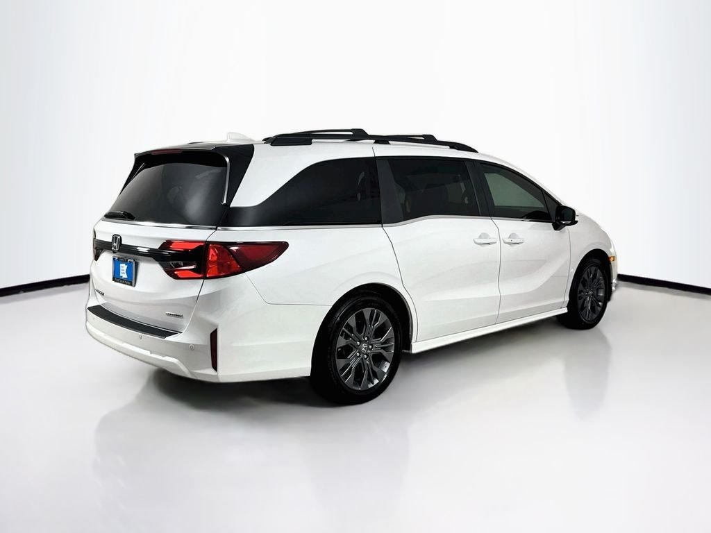 Certified Used 2026 Platinum White Pearl Honda Touring image 8
