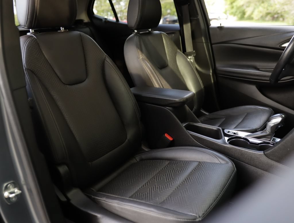 Used 2020 SATIN STEEL METALLIC Buick Essence image 31