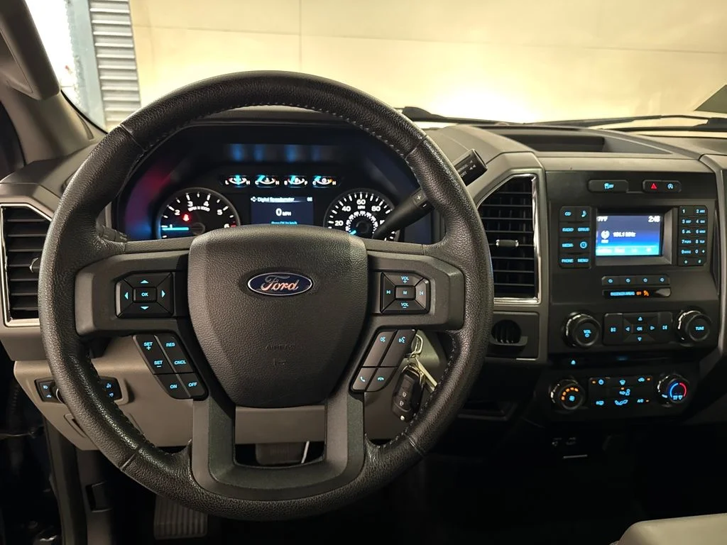 Used 2015 Blue Ford XLT image 7