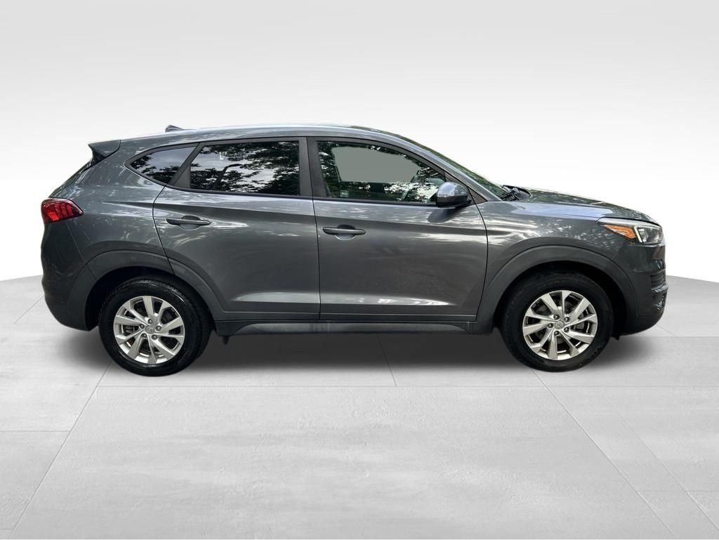 Used 2019 Gray Hyundai SE image 7