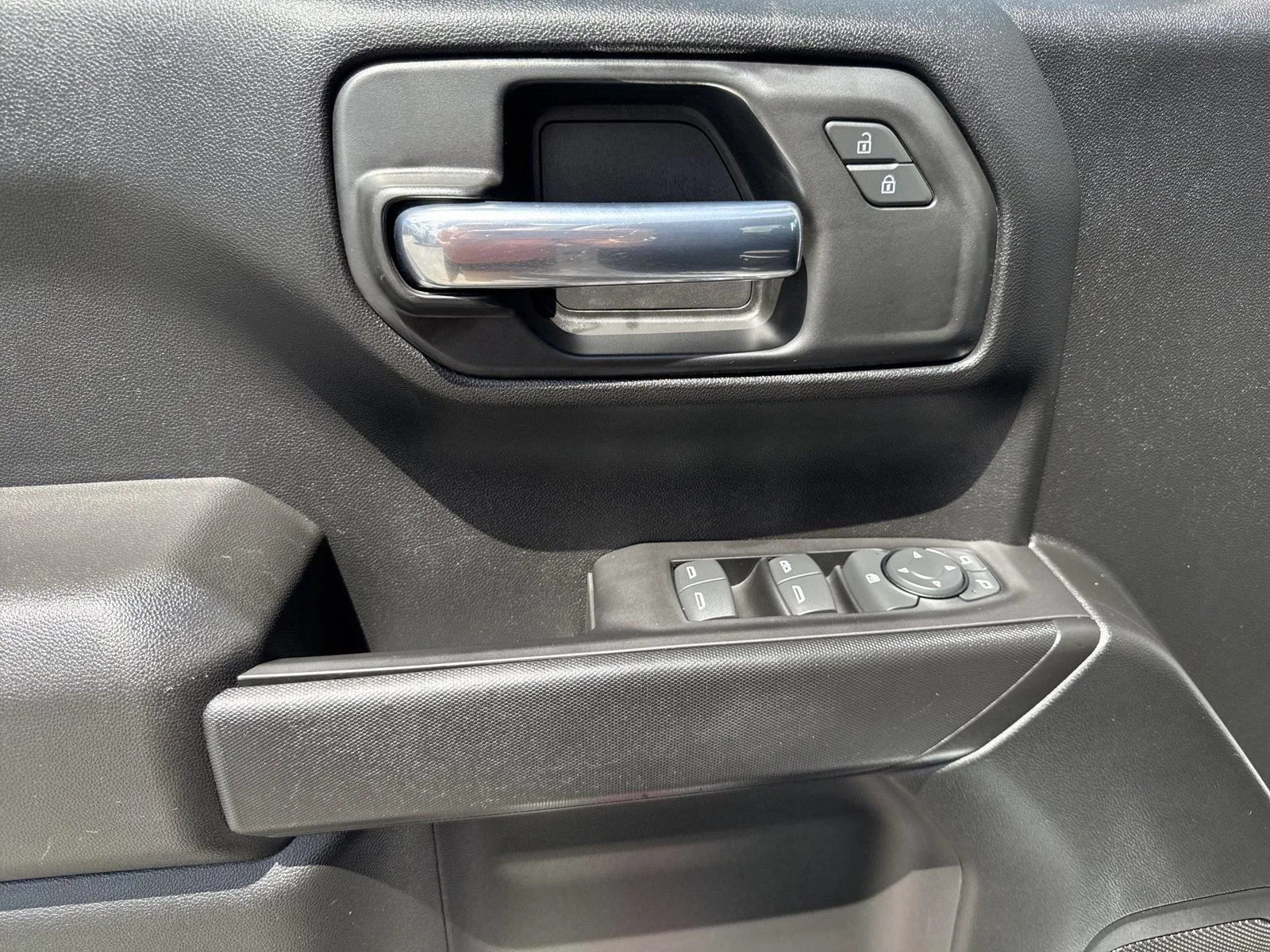 Used 2022 Summit White Chevrolet Custom image 17