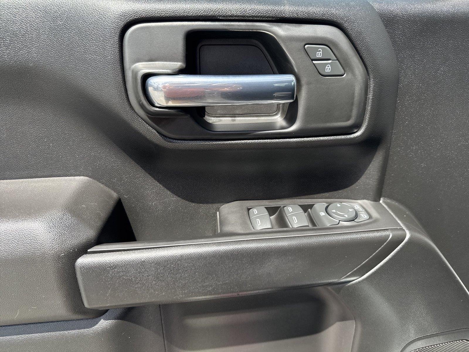 Used 2022 Summit White Chevrolet Custom image 17