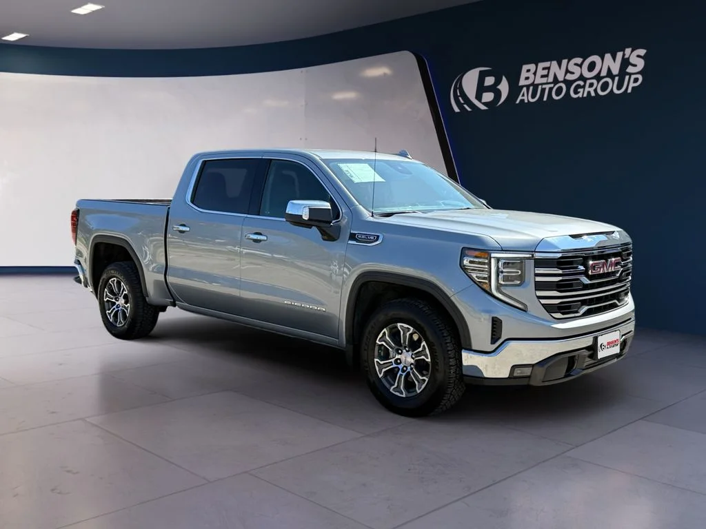 Used 2025 Silver GMC SLT image 7
