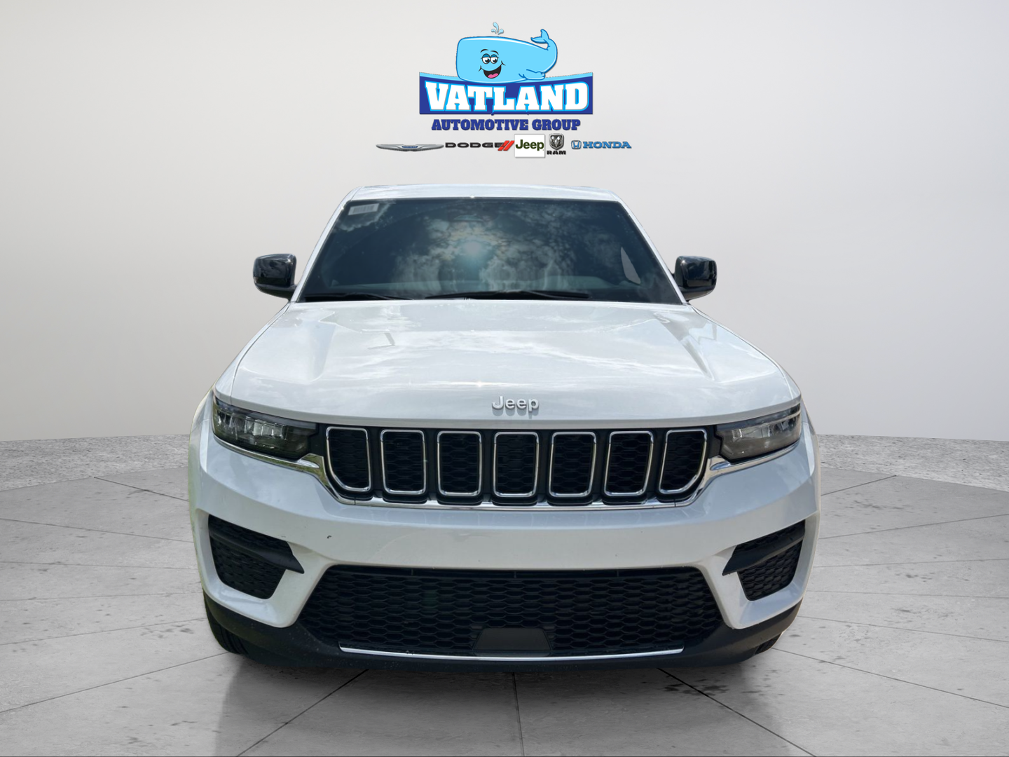 New 2026 Bright White Clear-Coat Exterior Paint Jeep Laredo X image 21