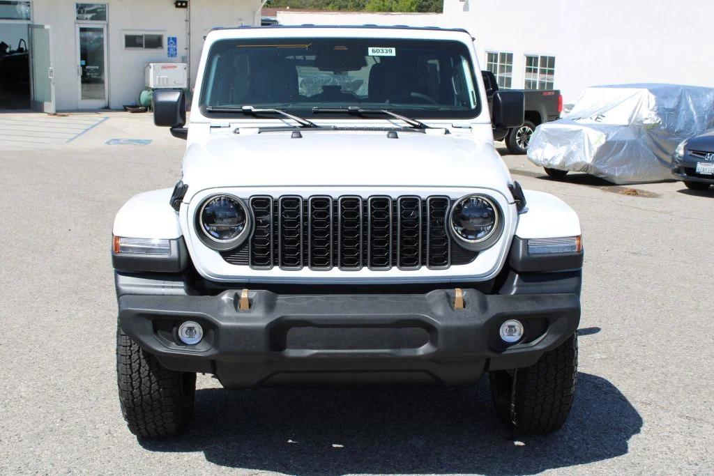 New 2026 Bright White Clear-Coat Exterior Paint Jeep 85th Anniversary Edition image 2