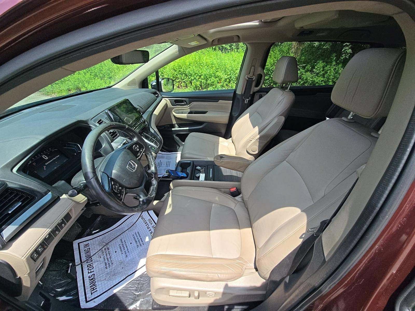 Used 2018 Deep Scarlet Pearl Honda Touring image 5