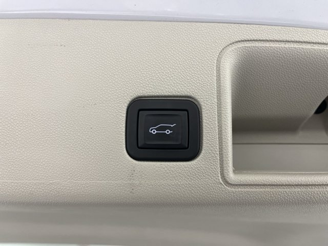 Used 2024 White Frost Tricoat GMC Denali image 35