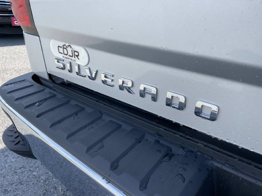 Used 2015 Silver Chevrolet LT image 22