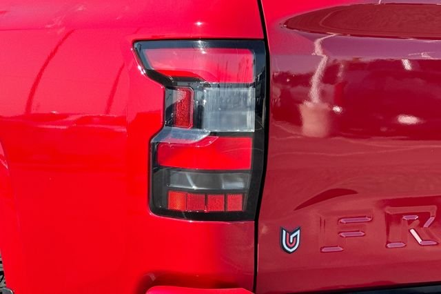 Used 2022 Red Nissan SV image 26