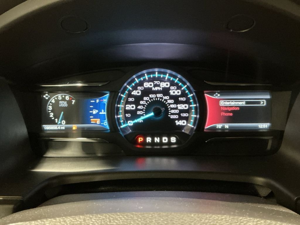 Used 2019 Gray Ford SEL image 15